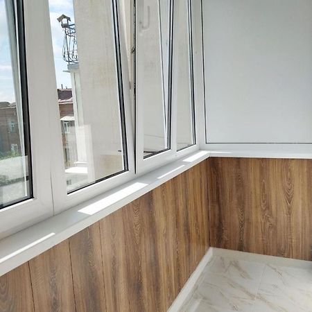 Стильная Vip Квартира В Центре Shostka Dış mekan fotoğraf